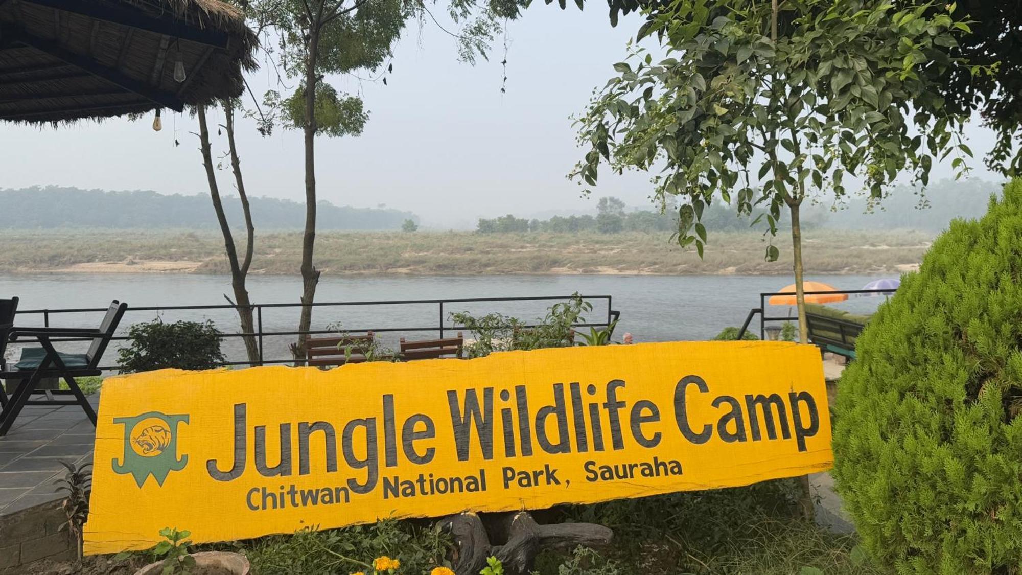 Jungle Wildlife Camp Hotel Sauraha Kültér fotó