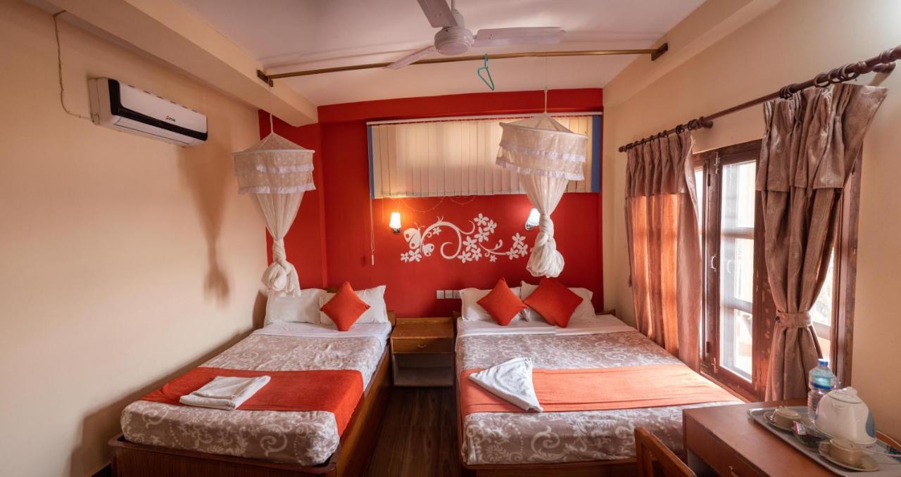 Jungle Wildlife Camp Hotel Sauraha Kültér fotó